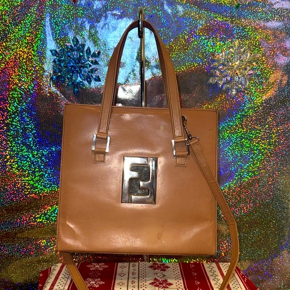 Fendi Tan Leather Bag with optional shoulder strap, silver hardware GUC - Picture 4 of 14